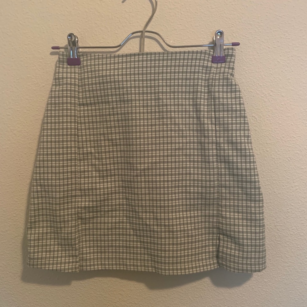 Brandy Melville Cara Skirt - Picture 5 of 5
